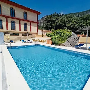 Sierra De Hotel